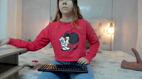 Snapshot of nezukokamado1_ chatting on November 30, 2025, 11:47 am Milena online show from November 30, 2025, 11:47 am