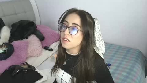 nezzukoo online show from April 15, 2026, 7:10 pm