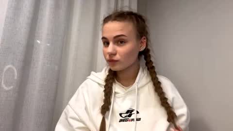 EmmaWalters online show from March 25, 2026, 7:09 pm