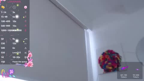 Mia online show from April 18, 2026, 9:15 pm