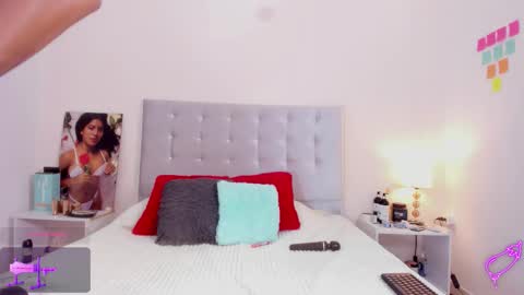 Snapshot of niabianco chatting on September 29, 2025, 7:40 pm N I A online show from September 29, 2025, 7:40 pm