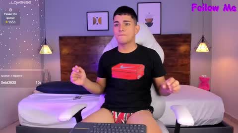 Snapshot of niall_falcon chatting on February 11, 2025, 4:24 pm Niall online show from February 11, 2025, 4:24 pm