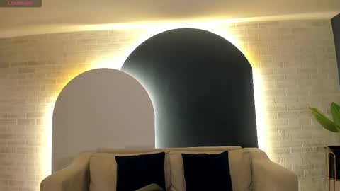 Snapshot of niasalvatore chatting on September 20, 2025, 3:57 pm Call me Nia online show from September 20, 2025, 3:57 pm