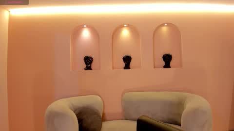 Snapshot of niasalvatore chatting on October 19, 2025, 11:11 am Call me Nia online show from October 19, 2025, 11:11 am