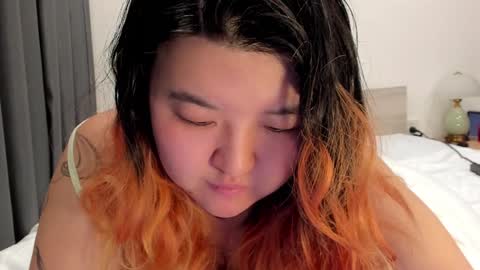 Snapshot of niatonoori chatting on January 7, 2025, 10:52 pm Kim online show from January 7, 2025, 10:52 pm