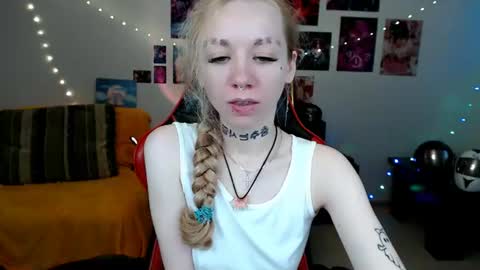 nica_kawaii online show from August 5, 2026, 1:25 pm