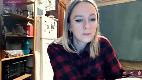 Snapshot of nicekat chatting on October 31, 2025, 7:04 pm Kathrine online show from October 31, 2025, 7:04 pm