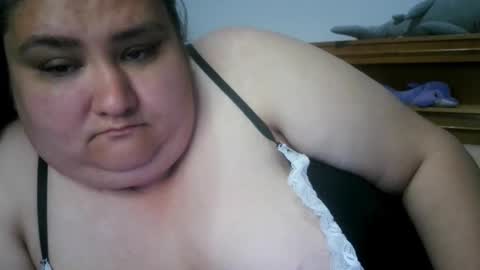 Snapshot of nicholle chatting on May 16, 2026, 12:18 am Nicholle online show from May 16, 2026, 12:18 am