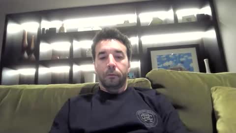 Snapshot of niciboi chatting on January 31, 2026, 11:25 pm James online show from January 31, 2026, 11:25 pm