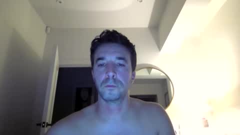 Snapshot of niciboi chatting on March 19, 2026, 10:47 pm James online show from March 19, 2026, 10:47 pm