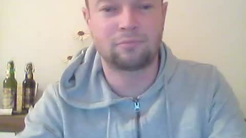 Snapshot of nick1990b chatting on February 27, 2025, 7:58 pm nick1990b online show from February 27, 2025, 7:58 pm