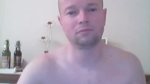 Snapshot of nick1990b chatting on March 4, 2025, 8:05 pm nick1990b online show from March 4, 2025, 8:05 pm