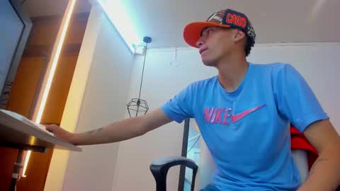 Snapshot of nick_nizzer chatting on October 23, 2025, 1:21 pm nick_nizzer online show from October 23, 2025, 1:21 pm