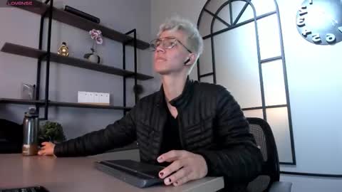 Nick  online show from November 28, 2025, 1:25 pm