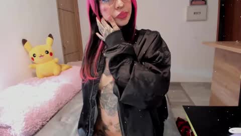 Snapshot of nicki_1 chatting on March 12, 2025, 7:38 pm Help me reach 100 thumbs up online show from March 12, 2025, 7:38 pm