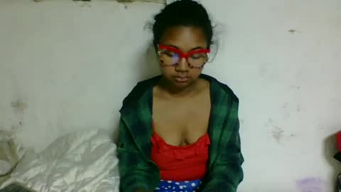 nickiqqyuu online show from July 24, 2026, 12:08 am