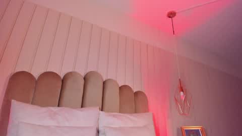 Snapshot of nickiwestt___ chatting on June 7, 2026, 3:27 pm nickiwestt___ online show from June 7, 2026, 3:27 pm