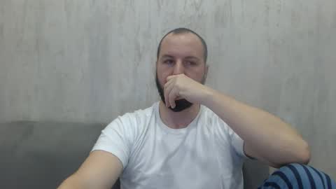 Julian online show from December 2, 2025, 1:00 am