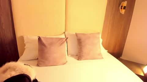 Nicky  online show from April 22, 2026, 2:36 am