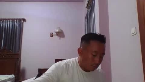 nickyang75 online show from October 11, 2025, 8:51 pm