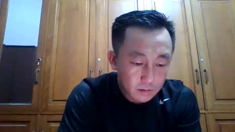 nickyang75 online show from October 23, 2025, 7:34 pm