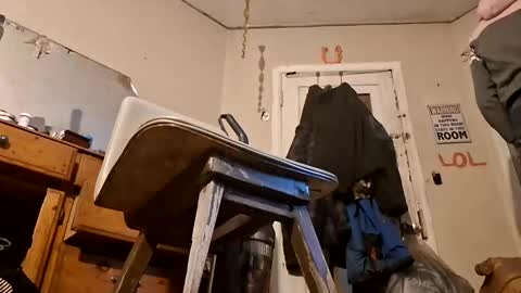 Nicky online show from November 8, 2025, 8:47 am