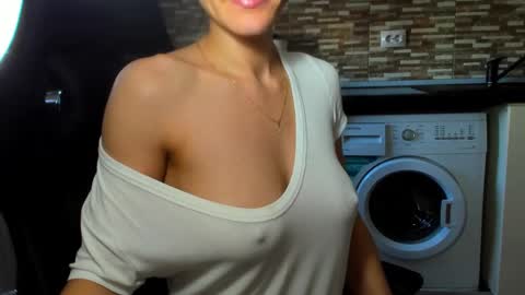 Snapshot of nickyplus chatting on February 23, 2025, 12:48 pm Nicky online show from February 23, 2025, 12:48 pm