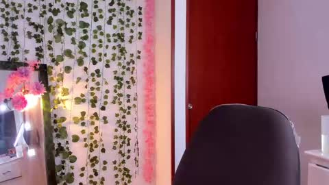 Snapshot of nico_lette_ chatting on September 13, 2025, 8:30 pm Nico online show from September 13, 2025, 8:30 pm