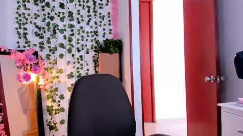 Snapshot of nico_lette_ chatting on September 25, 2025, 8:12 pm Nico online show from September 25, 2025, 8:12 pm