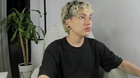 Snapshot of nico_nico_xd chatting on November 6, 2025, 3:40 am Nico online show from November 6, 2025, 3:40 am