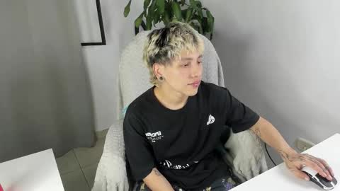 Snapshot of nico_nico_xd chatting on November 8, 2025, 4:34 am Nico online show from November 8, 2025, 4:34 am