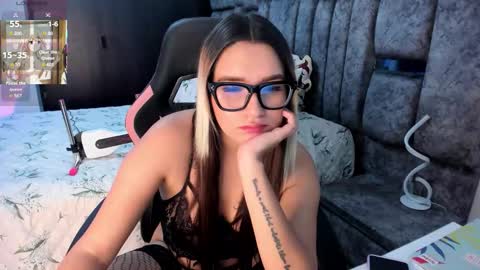 Snapshot of nicol_080 chatting on October 23, 2025, 7:23 pm YuliEM online show from October 23, 2025, 7:23 pm
