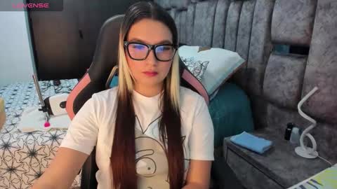 Snapshot of nicol_080 chatting on November 12, 2025, 6:52 pm YuliEM online show from November 12, 2025, 6:52 pm