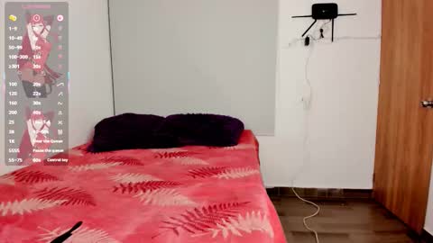 Snapshot of nicol_ofi777 chatting on February 17, 2026, 12:18 am nicol_ofi777 online show from February 17, 2026, 12:18 am