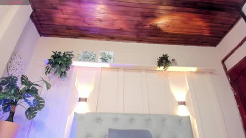 Snapshot of nicol_snow chatting on December 17, 2024, 1:16 pm Your baby Nicol online show from December 17, 2024, 1:16 pm