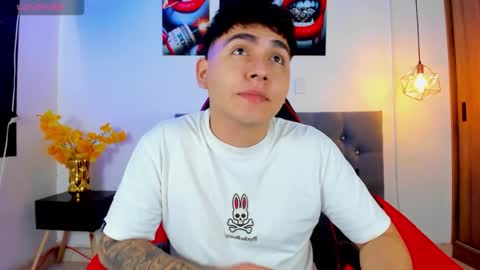 nicolas_james_sc online show from October 20, 2025, 2:28 pm