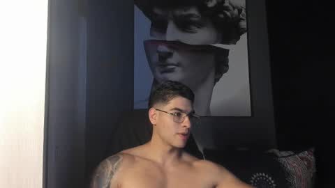 Snapshot of nicolasmuscle chatting on September 29, 2025, 6:35 pm Andres online show from September 29, 2025, 6:35 pm
