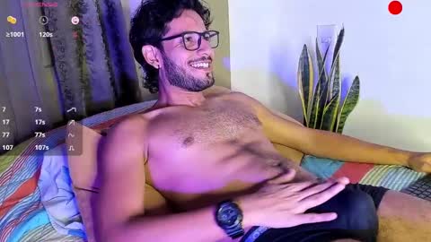 nicolasrodrii online show from December 4, 2024, 10:08 pm