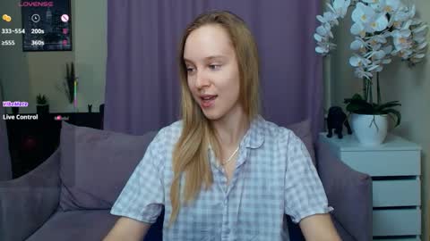 Nicoletta online show from March 27, 2026, 6:40 pm