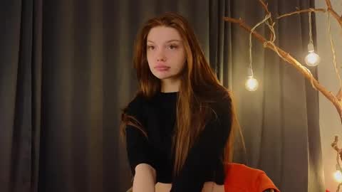 Snapshot of nicole_broown chatting on May 8, 2026, 9:31 pm Nicole online show from May 8, 2026, 9:31 pm