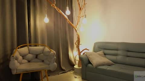 Snapshot of nicole_broown chatting on May 19, 2026, 9:10 pm Nicole online show from May 19, 2026, 9:10 pm