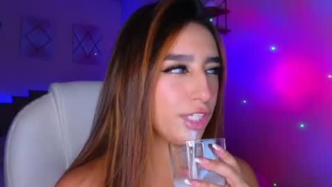 Nicole online show from July 23, 2026, 1:58 am