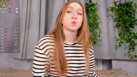 Nicole Grifin online show from December 11, 2024, 1:17 pm