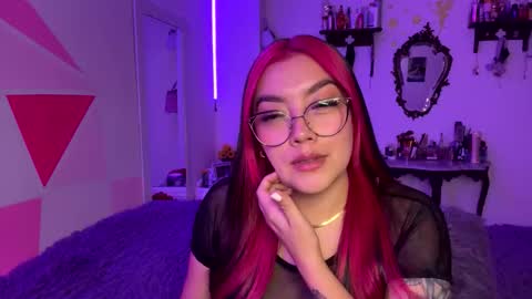 Nicole online show from February 10, 2026, 5:22 am