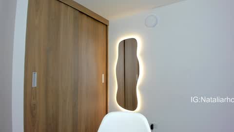 Snapshot of nicole_whitee chatting on February 2, 2025, 3:54 am N A T A L I A online show from February 2, 2025, 3:54 am