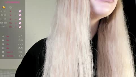 Snapshot of nicole_yo chatting on December 13, 2024, 10:55 pm Mary online show from December 13, 2024, 10:55 pm