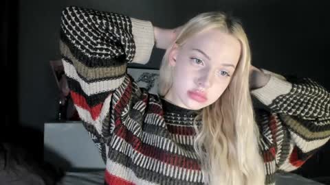 Snapshot of nicole_yo chatting on January 8, 2025, 5:27 am Mary online show from January 8, 2025, 5:27 am