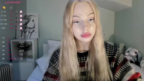 Snapshot of nicole_yo chatting on February 17, 2025, 10:07 am Mary online show from February 17, 2025, 10:07 am