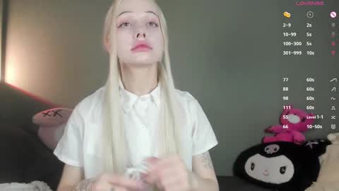 Snapshot of nicole_yo chatting on September 13, 2025, 2:22 am Mary online show from September 13, 2025, 2:22 am