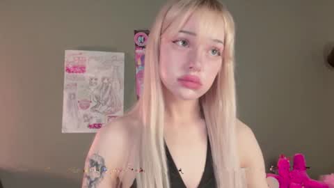 Snapshot of nicole_yo chatting on July 8, 2026, 9:25 am Mary online show from July 8, 2026, 9:25 am